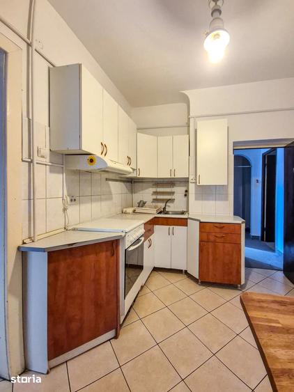 Apartament 5 camere de închiriat / Piața Romană