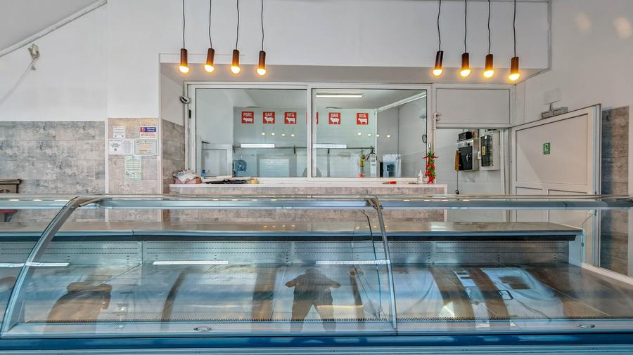 Spațiu comercial complet echipat pentru măcelărie / carmangerie