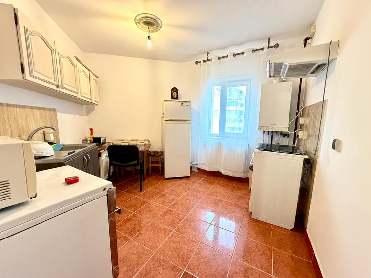 3 camere, et 2, bloc 1985, Milcov - Pompieri