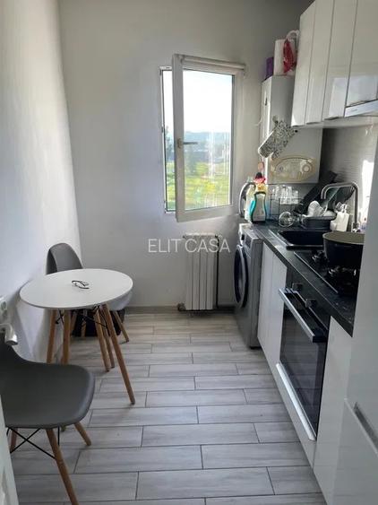 Apartament cu 2 camere, etajul 3/4, zona Podu Ros - 5