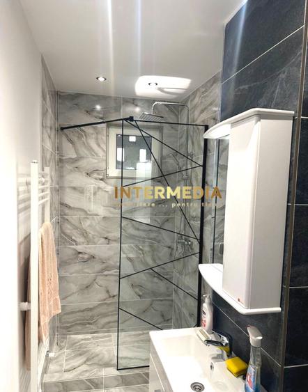 Apartament 2 camere decomandat | 1 Baie | balcon | 49 mp | Loc Parcare | Centru