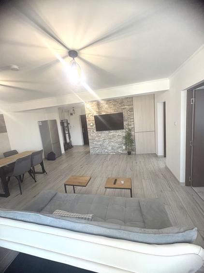 Apartament la casă, cu 4 camere