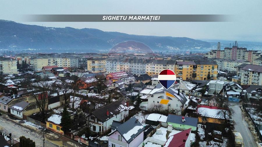 Casă / Vilă cu 10 camere de vânzare în SIGHETUL MARMATIEI zona Central