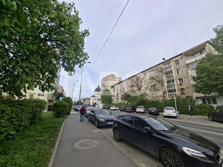 Apartament decomandat de vanzare 2 camere balcon lift Mihai Viteazul