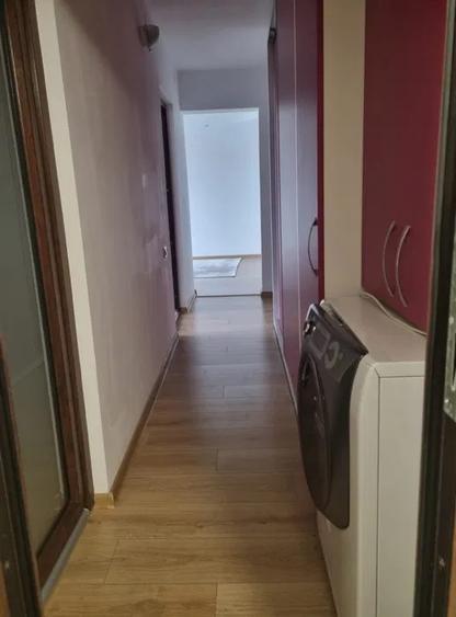 Apartament cu 3 camere de vânzare , zona Casa de Cultură