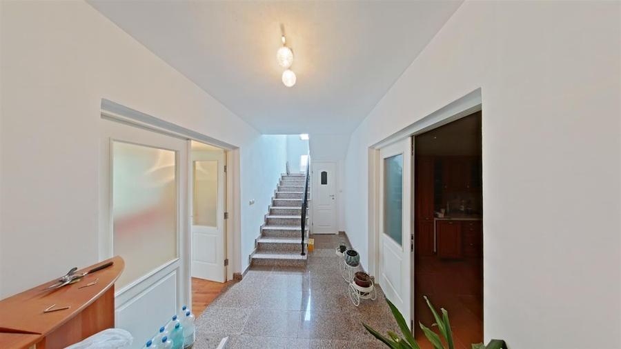 Casa mare si frumoasa cu 5 camere in Gradiste