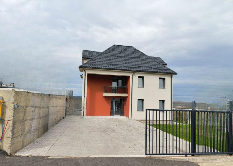Casa individuala 172mp utili, 440mp teren, aproape de transport Dezmir
