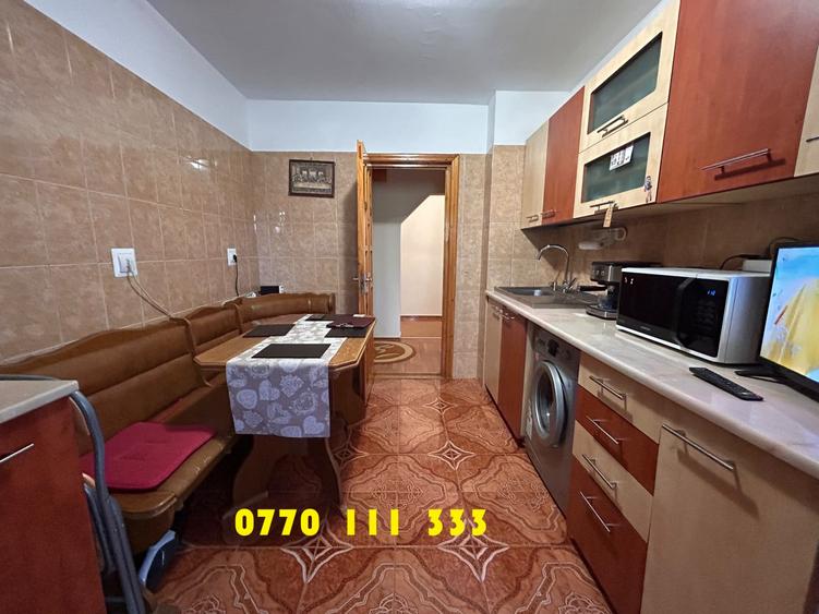Apartament 2 camere, confort 1 decomandat Progresu, etaj 4 cu pod.
