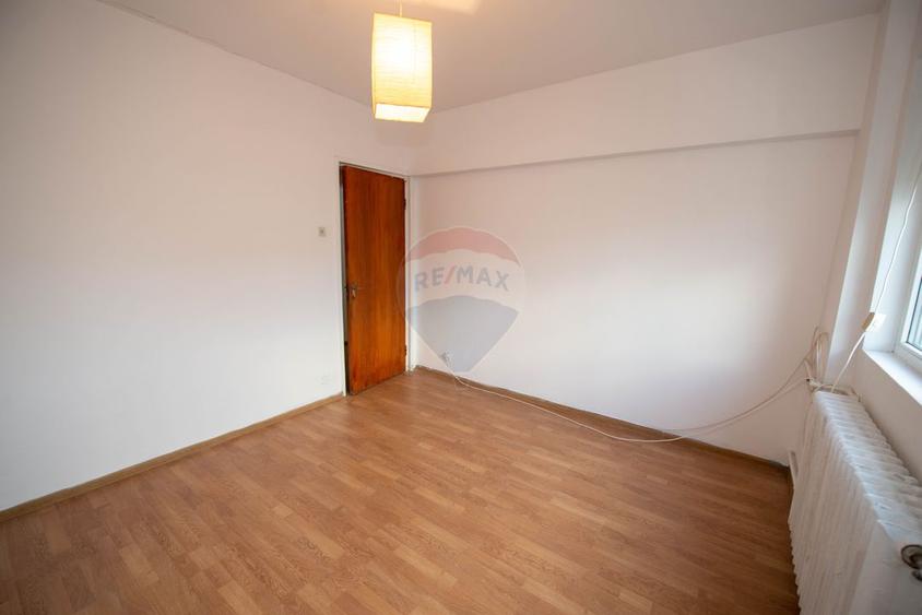 Apartament 3 camere de vanzare Drumul Taberei Metroul Ialomitei 10min