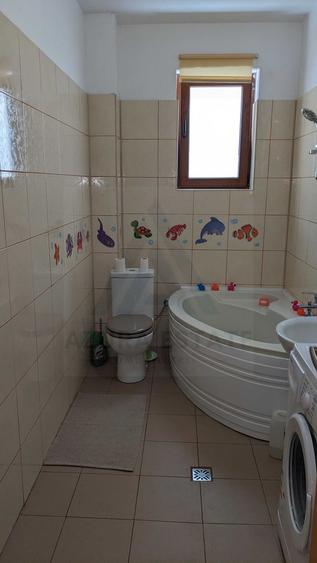 Garsoniera moderna 38 mp utili la parter loc de parcare in Selimbar