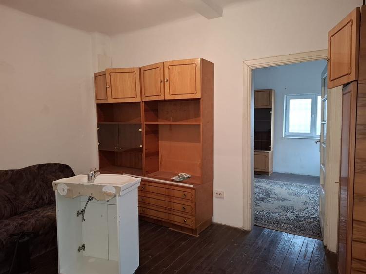 URGENT!, vila singur curte, TEREN IN PROPRIETATE, libera, NEGOCIABIL