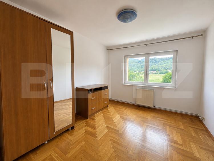 Apartament 4 camere, 100 mp, 2 parcări + 2 boxe, etaj 1, zona Noua - Brașov