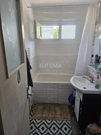 Apartament cu 2 camere, etajul 2/4, zona Podu Ros - 6