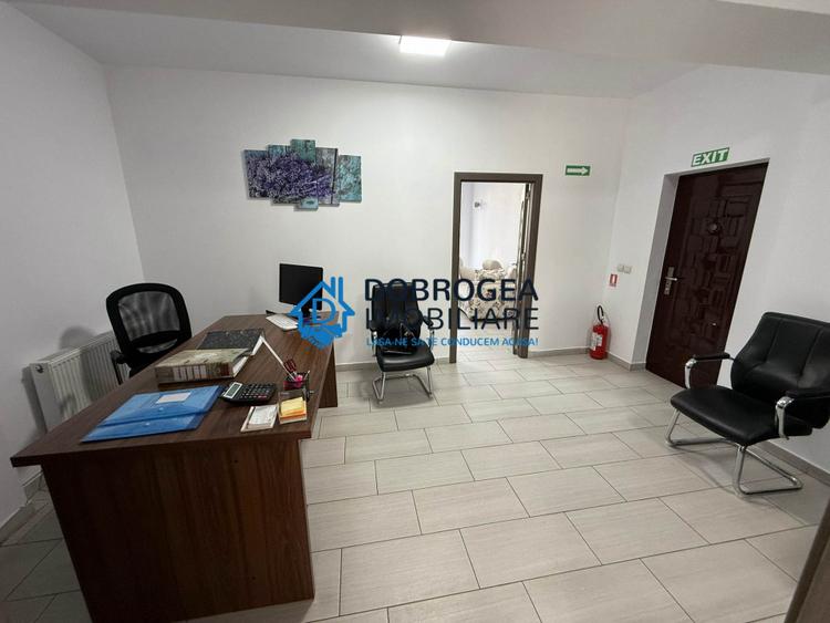 ZONA ROSA - 3 camere, 80 mp, ideal birouri, etaj 2, parcare privata