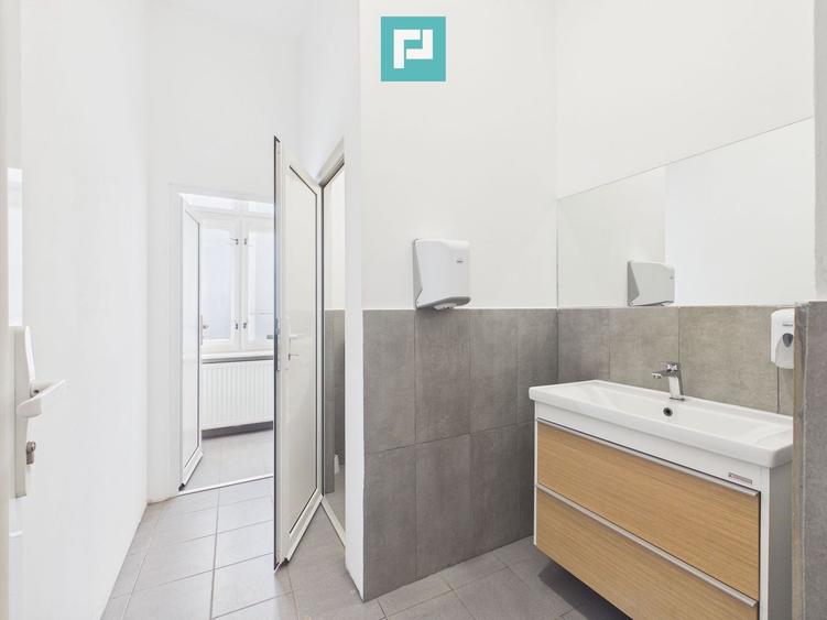 Birouri Ultracentrale, 154 mp, Parcare cu bariera