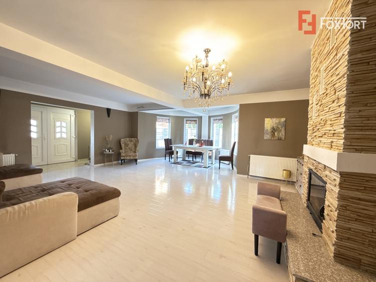 Casa cu 5 camere, 219 mp utili si 588 mp teren, de vanzare in Sanmihaiu Roman