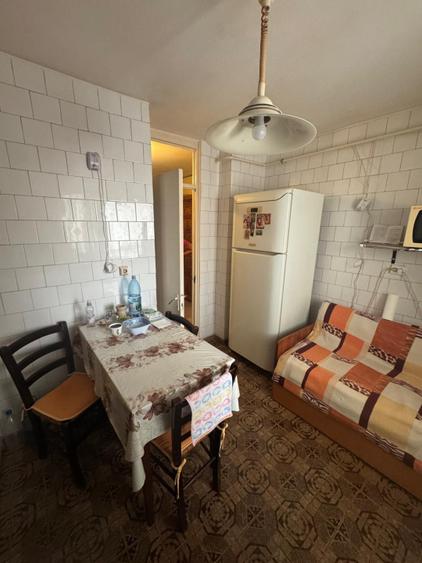 Apartament 3 camere, 68 mp, zona Rovine