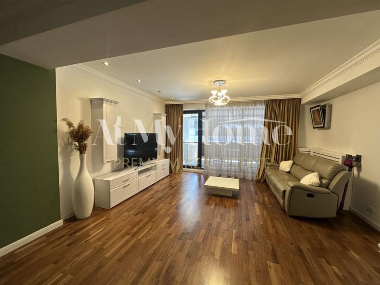 Apartament spatios cu 2 camere/ piscina exterioara/ terasa 21 mp/ Iancu Nicolae