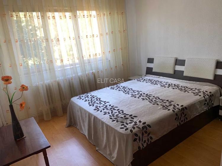 Apartament 2 camere, etajul 3/4, zona Podu Ros - 4