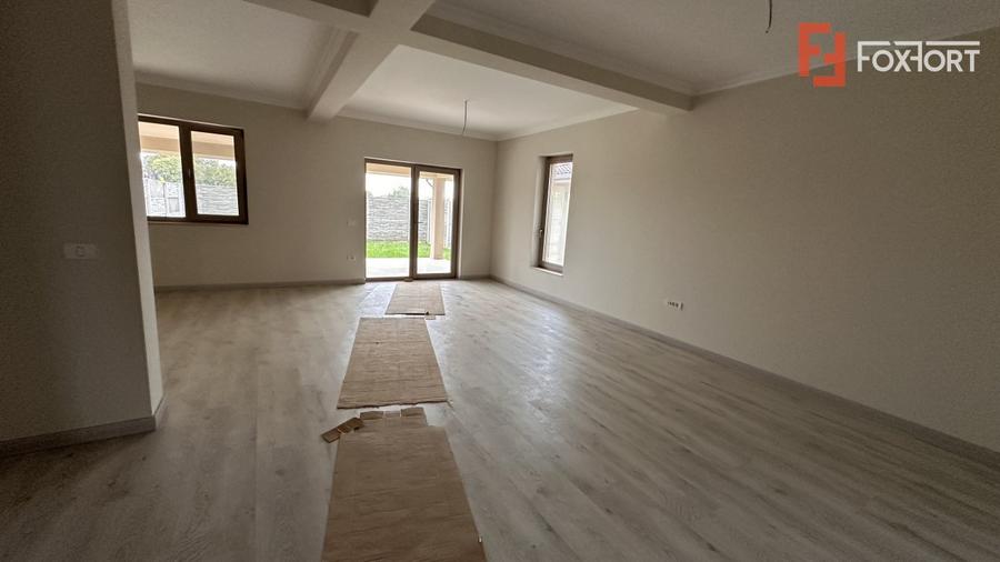 Duplex cu 5 camere despartit prin garaj, zona Giroc