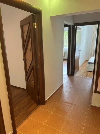 3 Camere Vitan Etaj 3/4 Bloc Reabilitat Termic