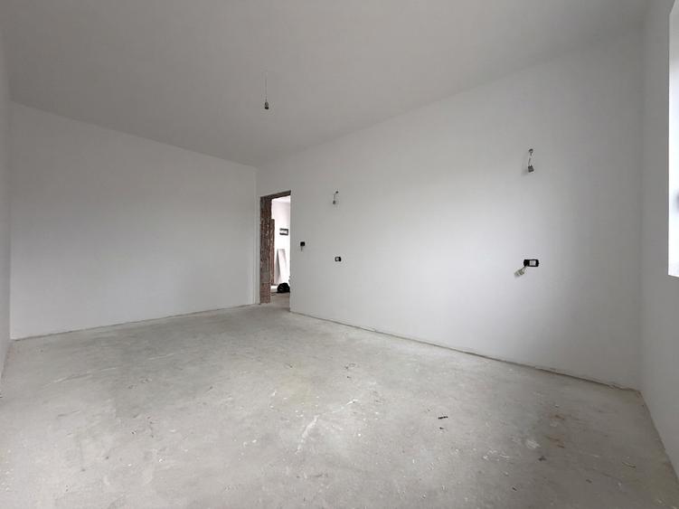 Duplex 4 camere, 96 mp utili, 16 mp terasa, 370 mp teren - Sag