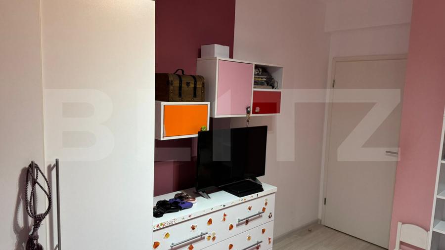 Apartament cu 3 camere, aer conditionat, etaj intermediar, lift, parcare