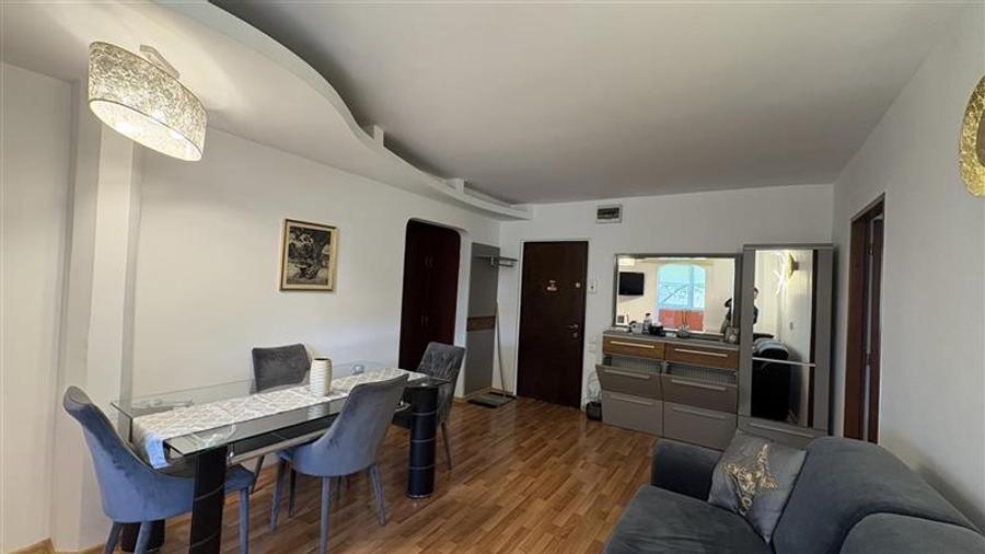 Inchiriere apartament 3 camere modern cu parcare in Zorilor- str Meteor, Cluj-Na