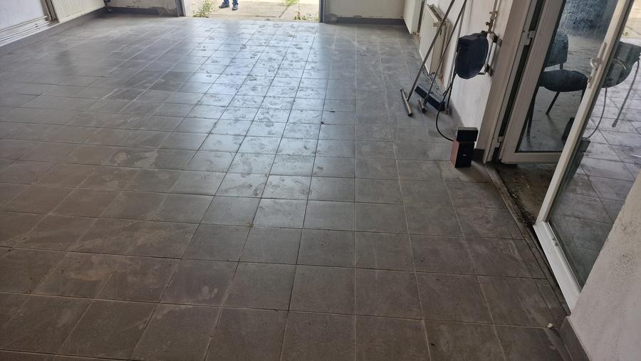 Spatiu  langa Sala Polivalentă