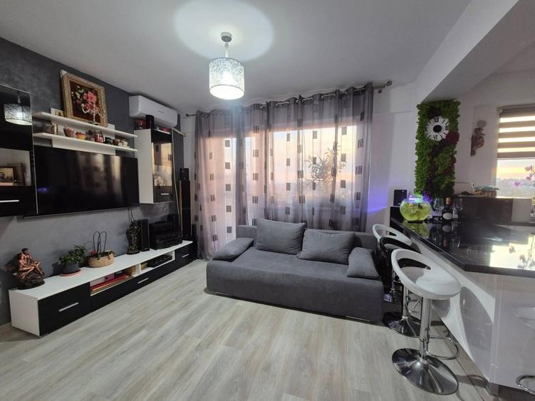 Vând apartament 3 camere