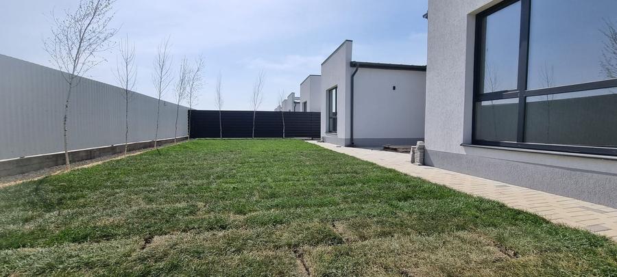 Investește în calitate: Case pe parter în cel mai nou și aerisit complex.