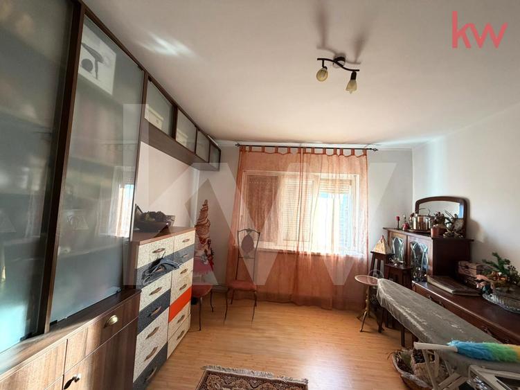 Apartament 3 camere decomandat – Craiovița Nouă