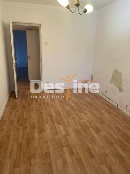 Apartament 3 camere semidecomandat , Bd. 1 Mai ,Sector 6 ,