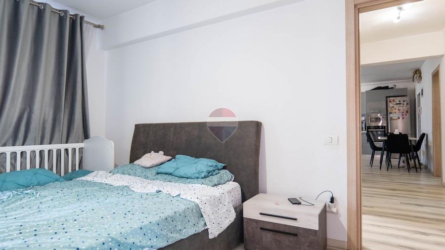 Apartament cu 3 camere de vânzare