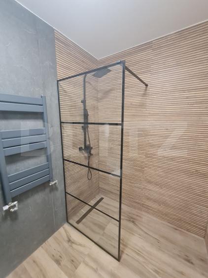 Apartament cu 3 camere, incalzire in pardoseala, terasa de 10 mp, zona centrala