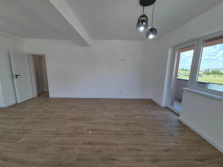 Apartament 3 camere nou - Calea Surii Mici