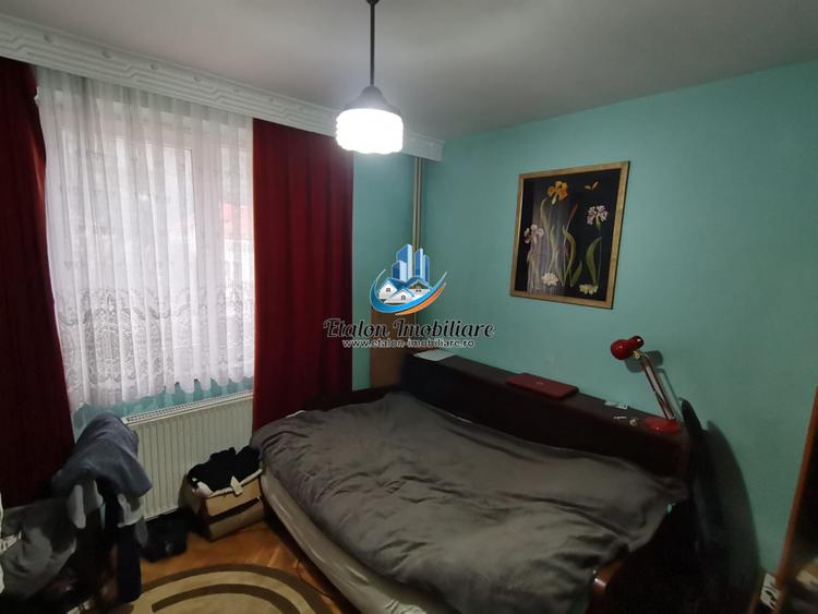 Apartament 4 camere semidecomandat, etaj 6, Maratei
