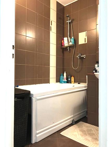 Apartament 3 camere 70mp zona Centrala etaj 1 finisat mobilat 99.000eur neg