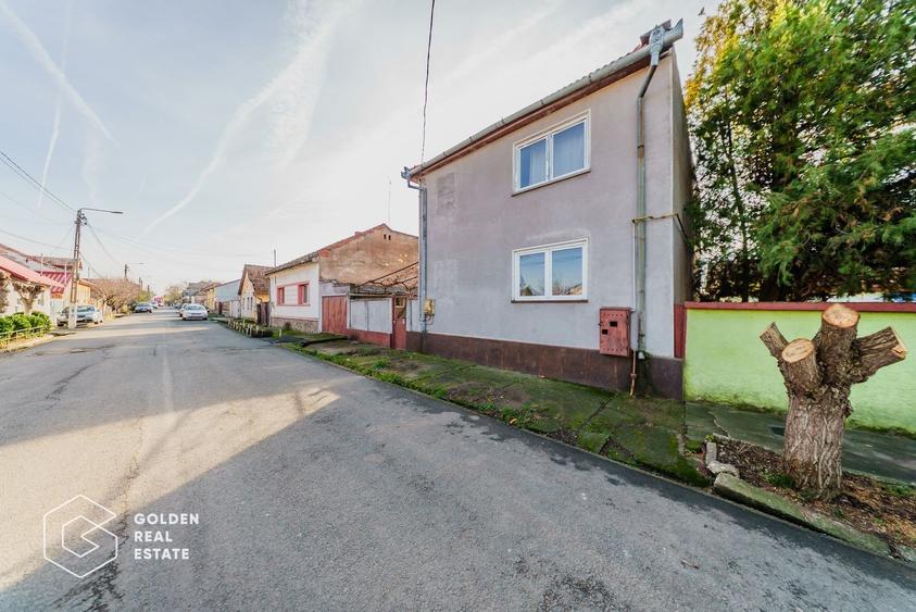 Casa cu 3 camere, garaj și teren de 569 mp, Confecții, comision 0%