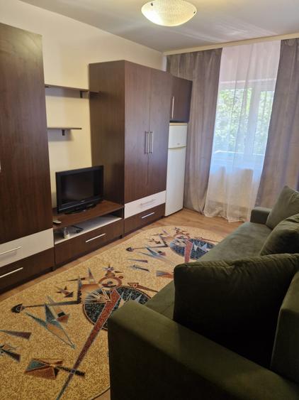 DE INCHIRIAT Apartament 1 camera, etaj 2 - zona Calea Buziasului
