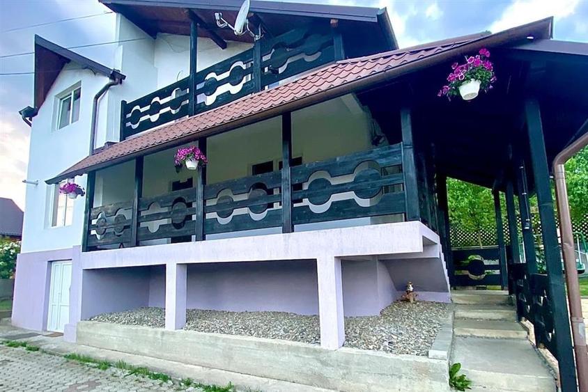 2 Vile/ Cabane situate in Gura Humorului, C-5270