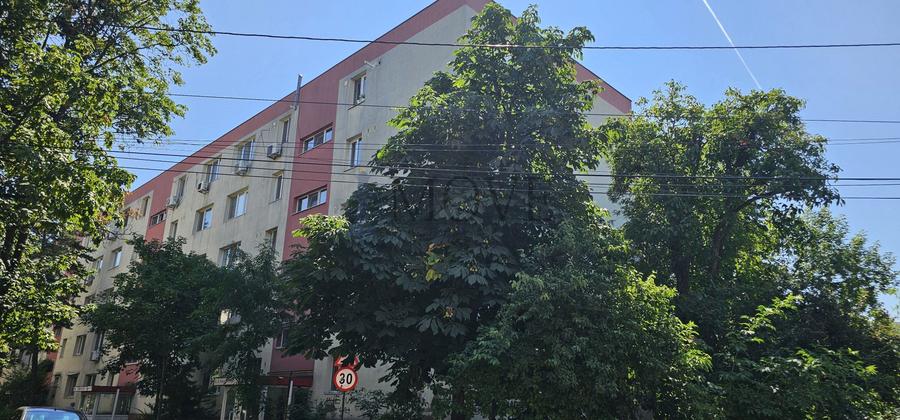 Apartament de 4 camere decomandate - Aleea Costinesti