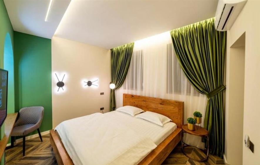 Afacere regim hotelier, doua unitati, zona Piata Unirii-Brasov