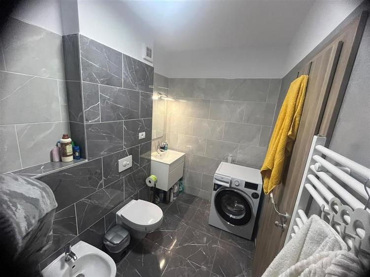 Apartament Lux prima inchiriere cu loc de parcare subteran Tractoru Coresi