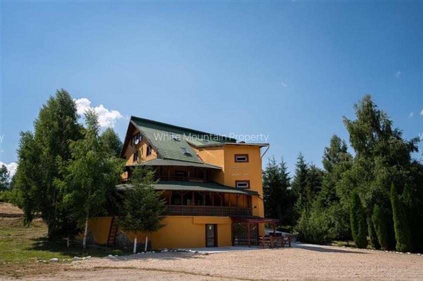 Complex turistic 18 camere, piscina si iaz, de vanzare, Rasnov - Glajarie, jud B - 14