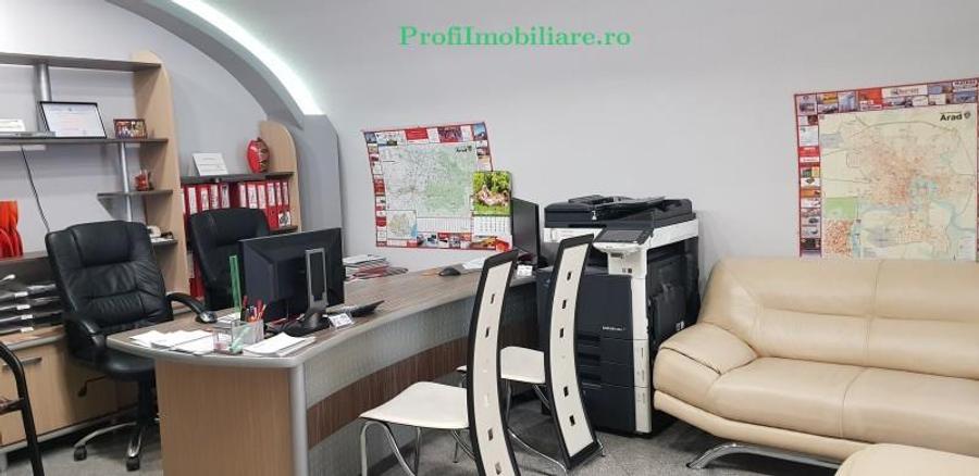 Spatiu comercial pt birouri-salon- cabinet ultracentral Arad