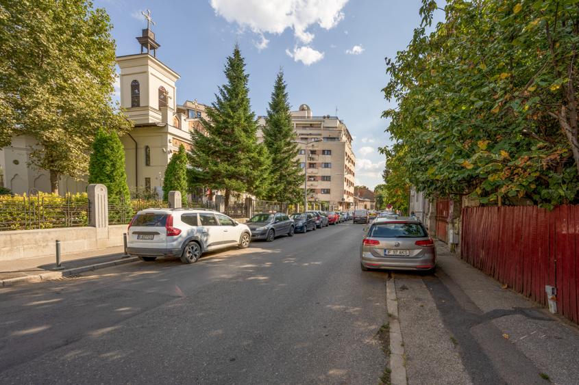 Strada Icoanei - Eminescu, apartament de 3 camere, etaj 1, comision 0%