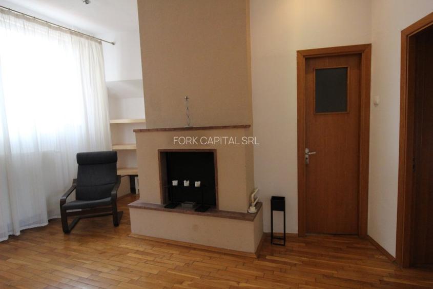 Primaverii Apartament in vila cu 2 dormitoare 2 bai de inchiriat. Single expat.
