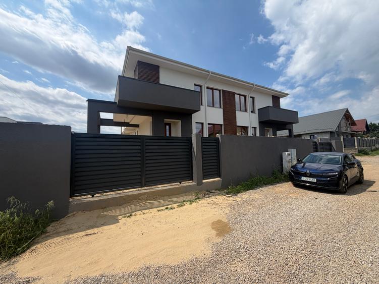 Casa Individuala Cuplata de vanzare in Paulesti