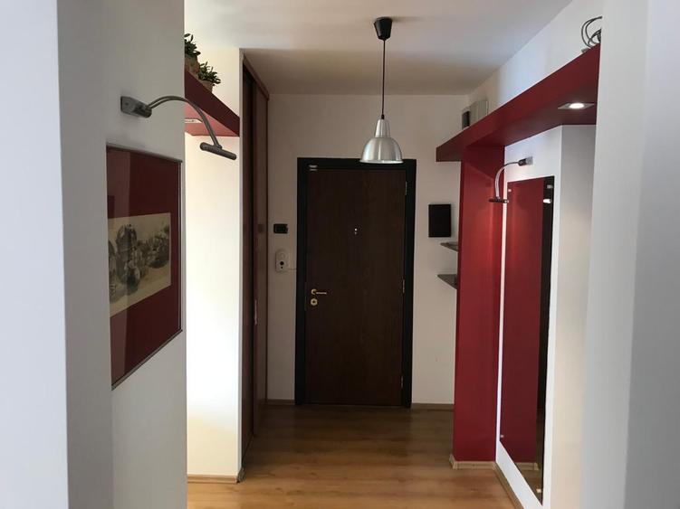Apartament 3 camere mobilat si utilat modern,bloc de monolit acces metrou ,liber